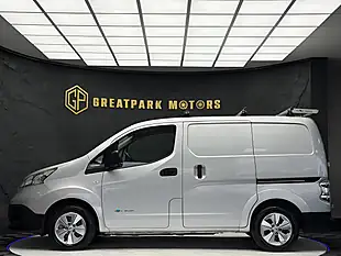 Used 2019 Nissan e-NV200 Tekna Silver - Interior and Exterior details 4