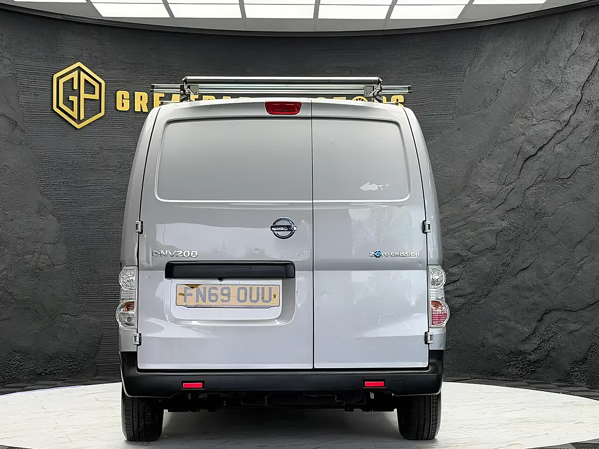 Used 2019 Nissan e-NV200 Tekna Silver - Interior and Exterior details 6