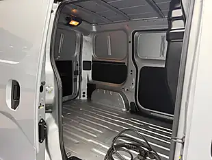 Used 2019 Nissan e-NV200 Tekna Silver - Interior and Exterior details 9