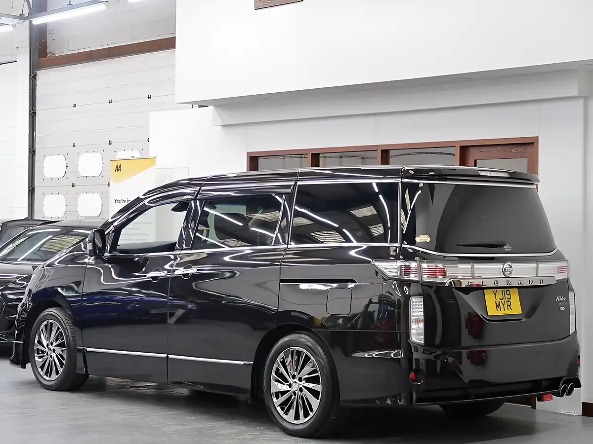 Used 2019 Nissan Elgrand Rider Autec Edition Black - Interior and Exterior details 4