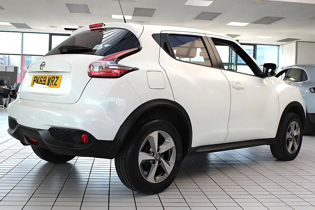 Used 2019 Nissan Juke Acenta Arctic White - Interior and Exterior details 13