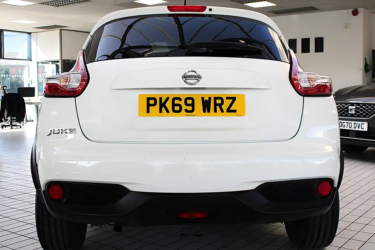 Used 2019 Nissan Juke Acenta Arctic White - Interior and Exterior details 17