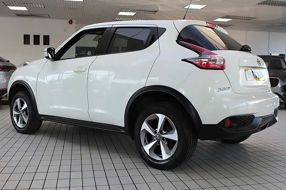 Used 2019 Nissan Juke Acenta Arctic White - Interior and Exterior details 19