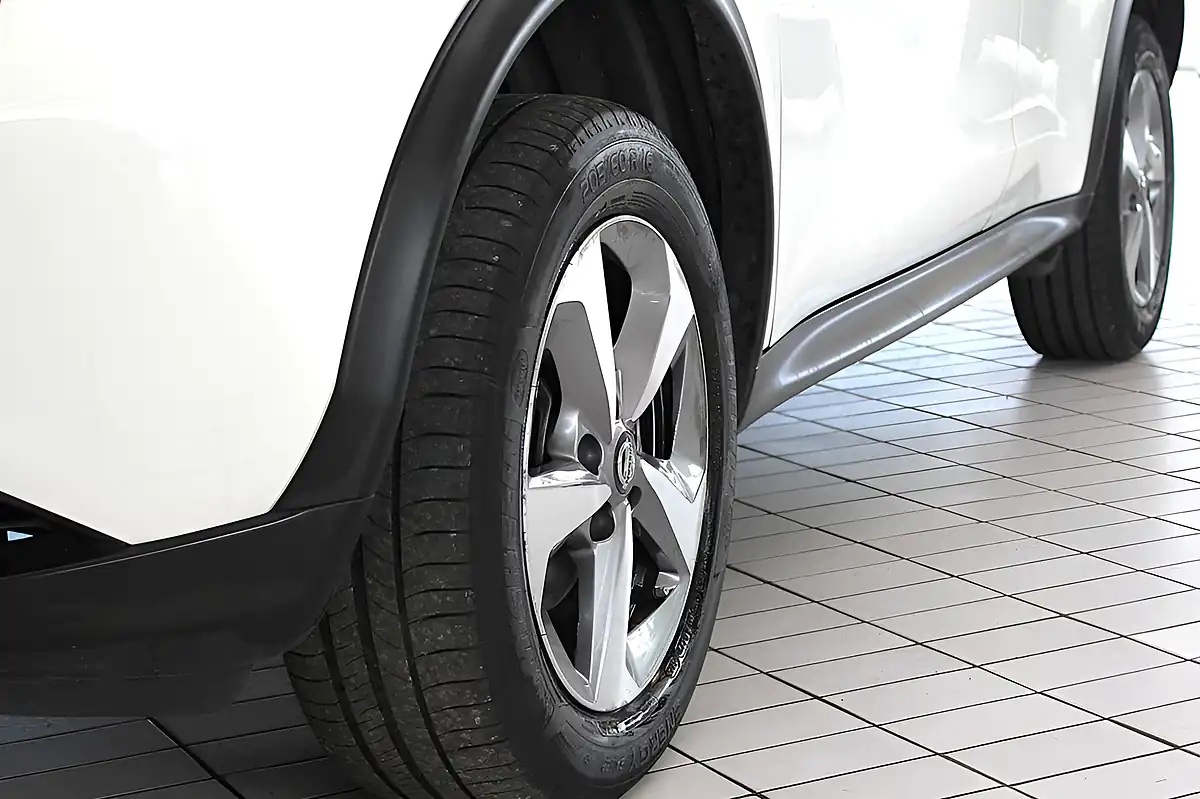 Used 2019 Nissan Juke Acenta Arctic White - Interior and Exterior details 6