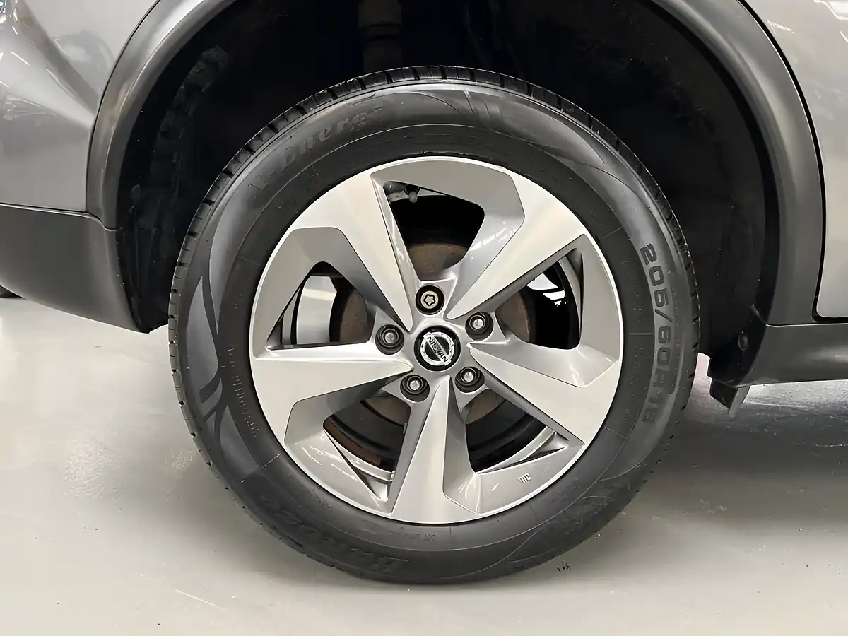 Used 2019 Nissan Juke Acenta Grey - Interior and Exterior details 14