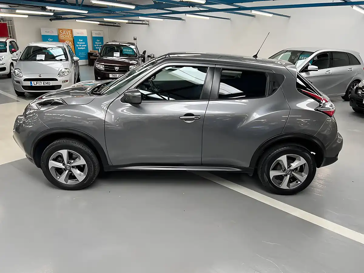 Used 2019 Nissan Juke Acenta Grey - Interior and Exterior details 5