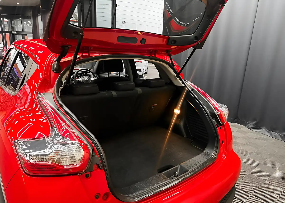 Used 2019 Nissan Juke Acenta Red - Interior and Exterior details 17