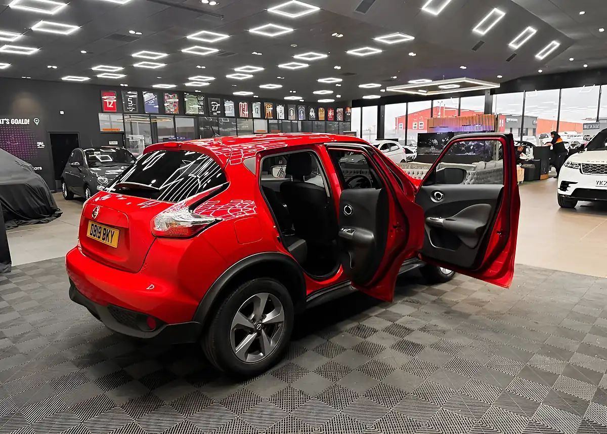 Used 2019 Nissan Juke Acenta Red - Interior and Exterior details 19