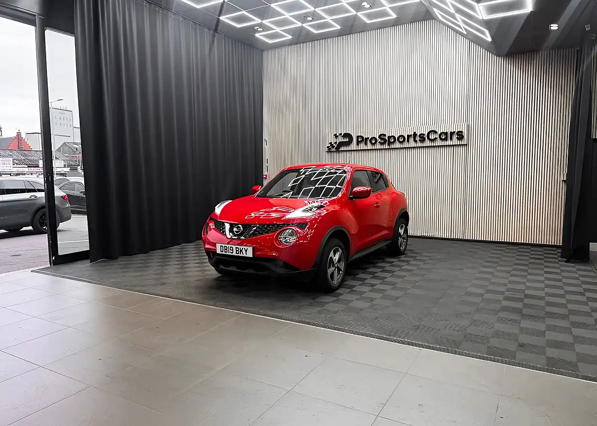 Used 2019 Nissan Juke Acenta Red - Interior and Exterior details 5