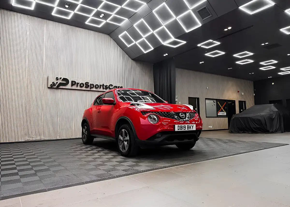 Used 2019 Nissan Juke Acenta Red - Interior and Exterior details 8