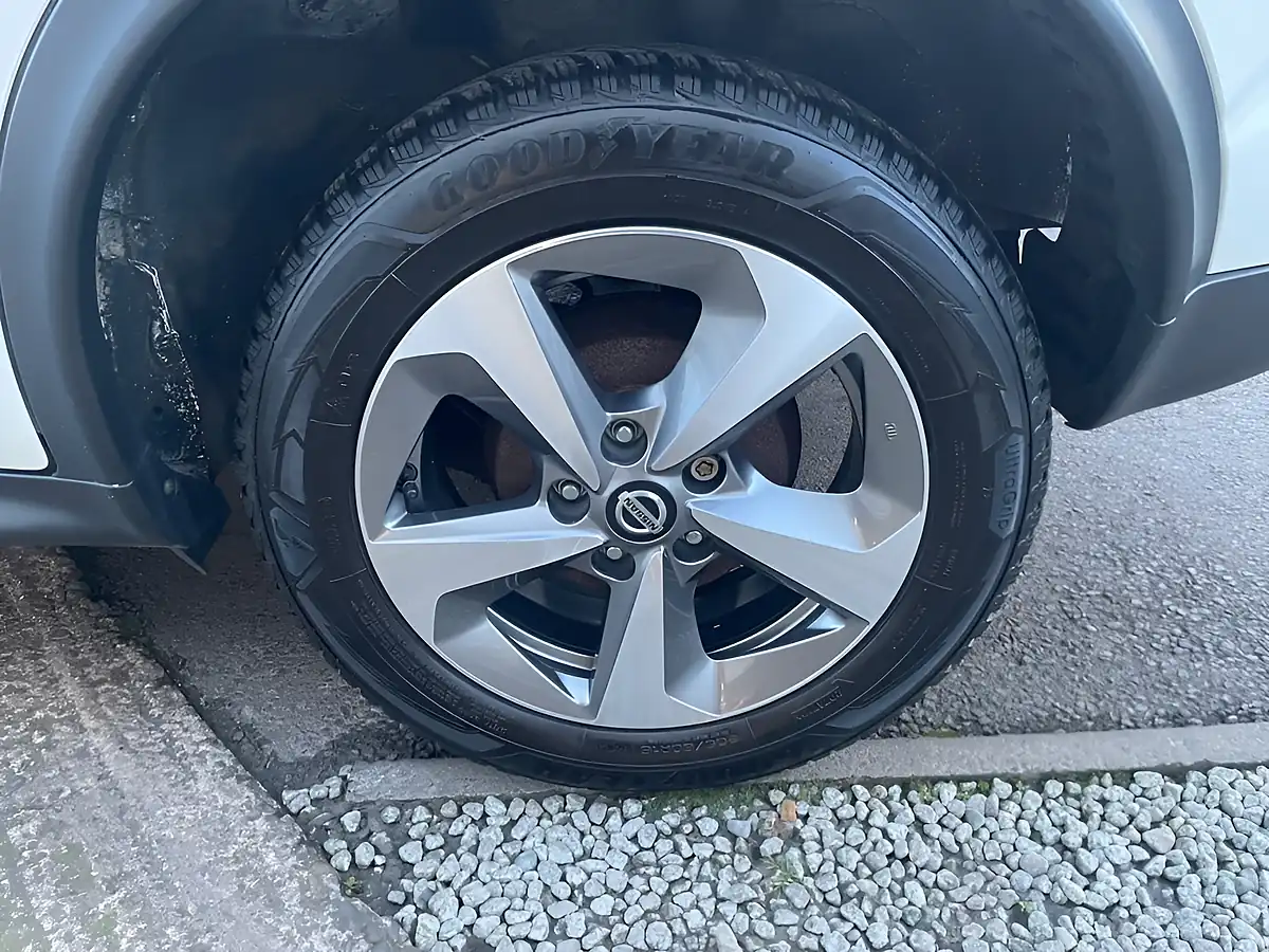 Used 2019 Nissan Juke Acenta White - Interior and Exterior details 3