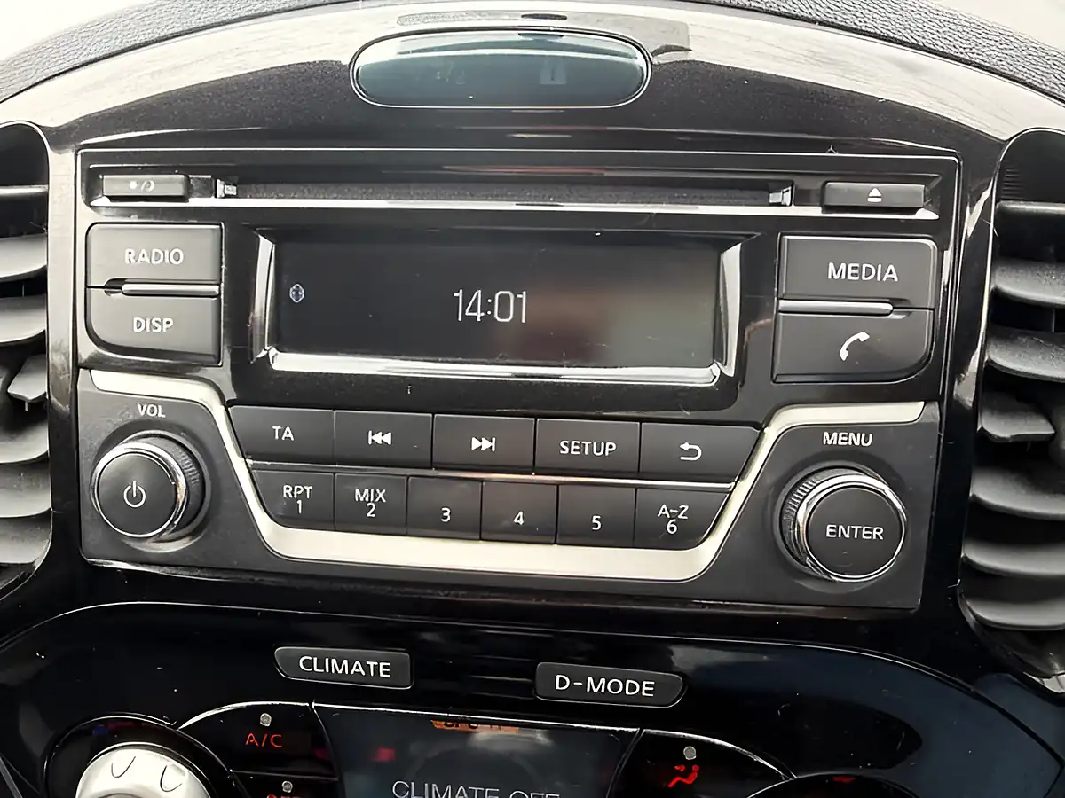 Used 2019 Nissan Juke Acenta White - Interior and Exterior details 11