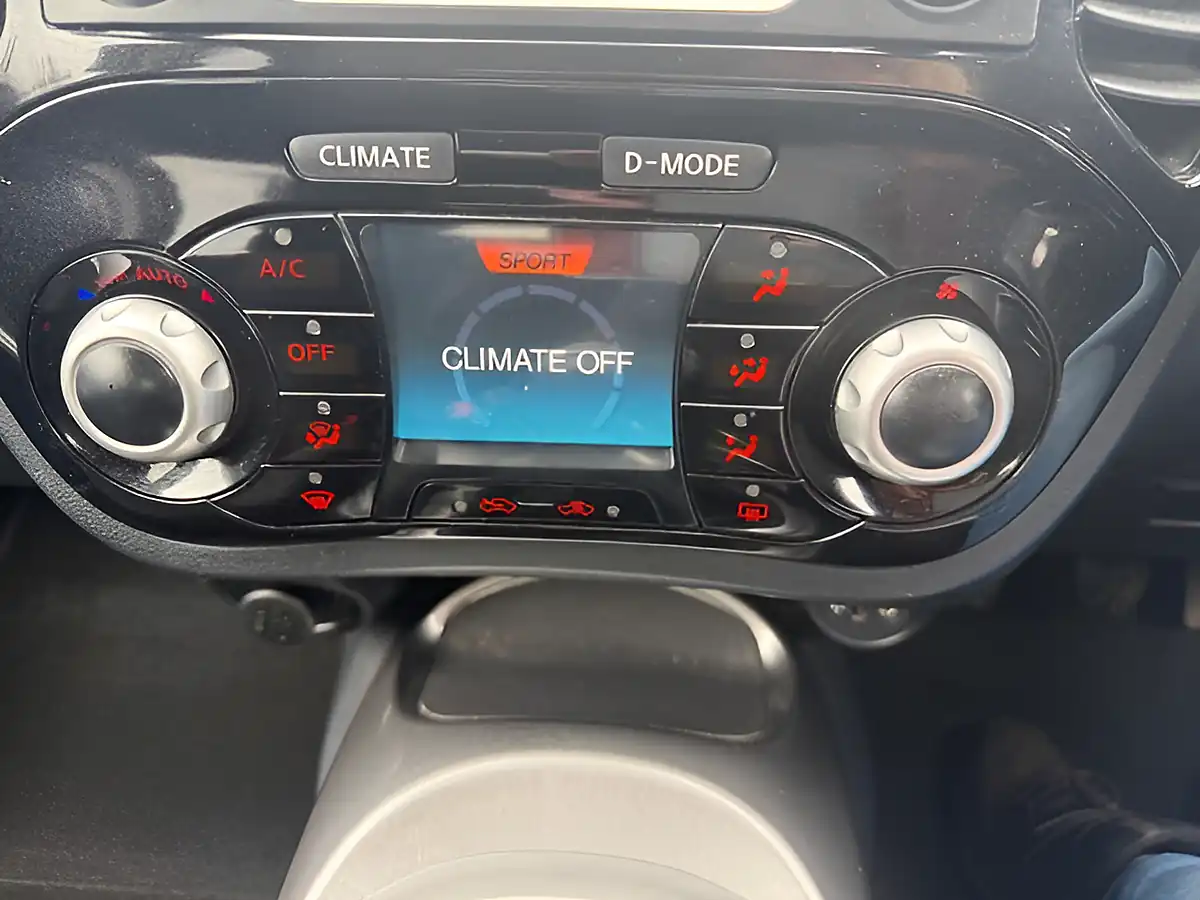 Used 2019 Nissan Juke Acenta White - Interior and Exterior details 12