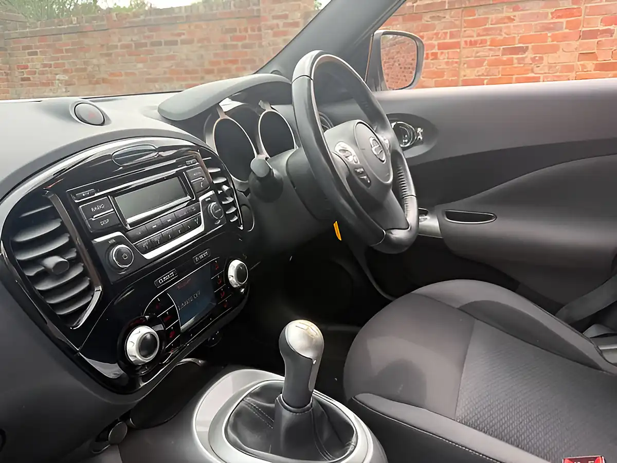 Used 2019 Nissan Juke Acenta White - Interior and Exterior details 15