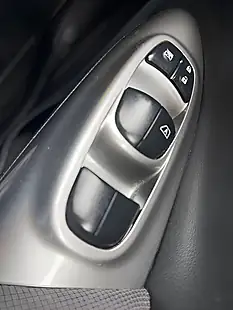 Used 2019 Nissan Juke Acenta White - Interior and Exterior details 16