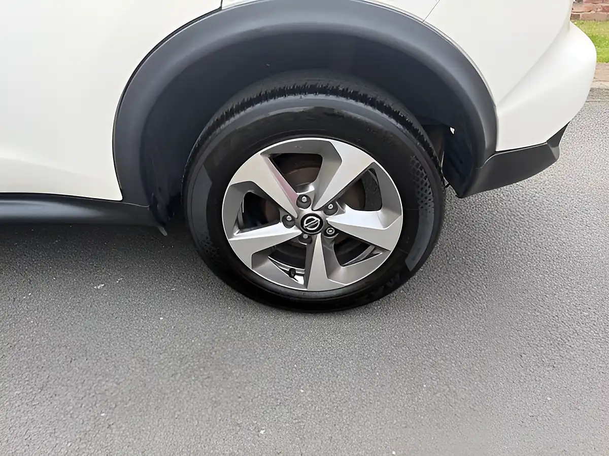 Used 2019 Nissan Juke Acenta White - Interior and Exterior details 19