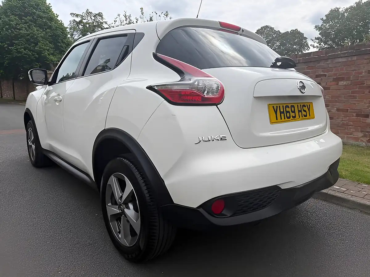 Used 2019 Nissan Juke Acenta White - Interior and Exterior details 5