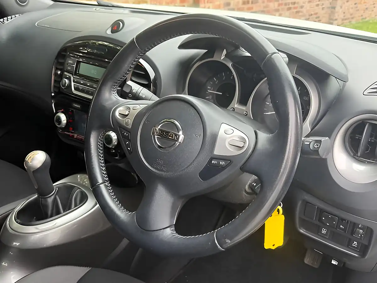 Used 2019 Nissan Juke Acenta White - Interior and Exterior details 6