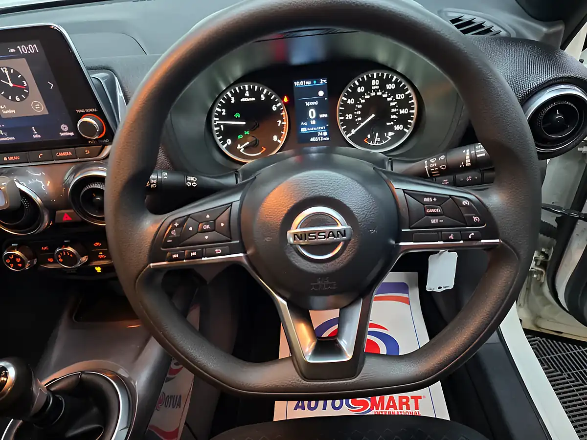 Used 2019 Nissan Juke Acenta White - Interior and Exterior details 10