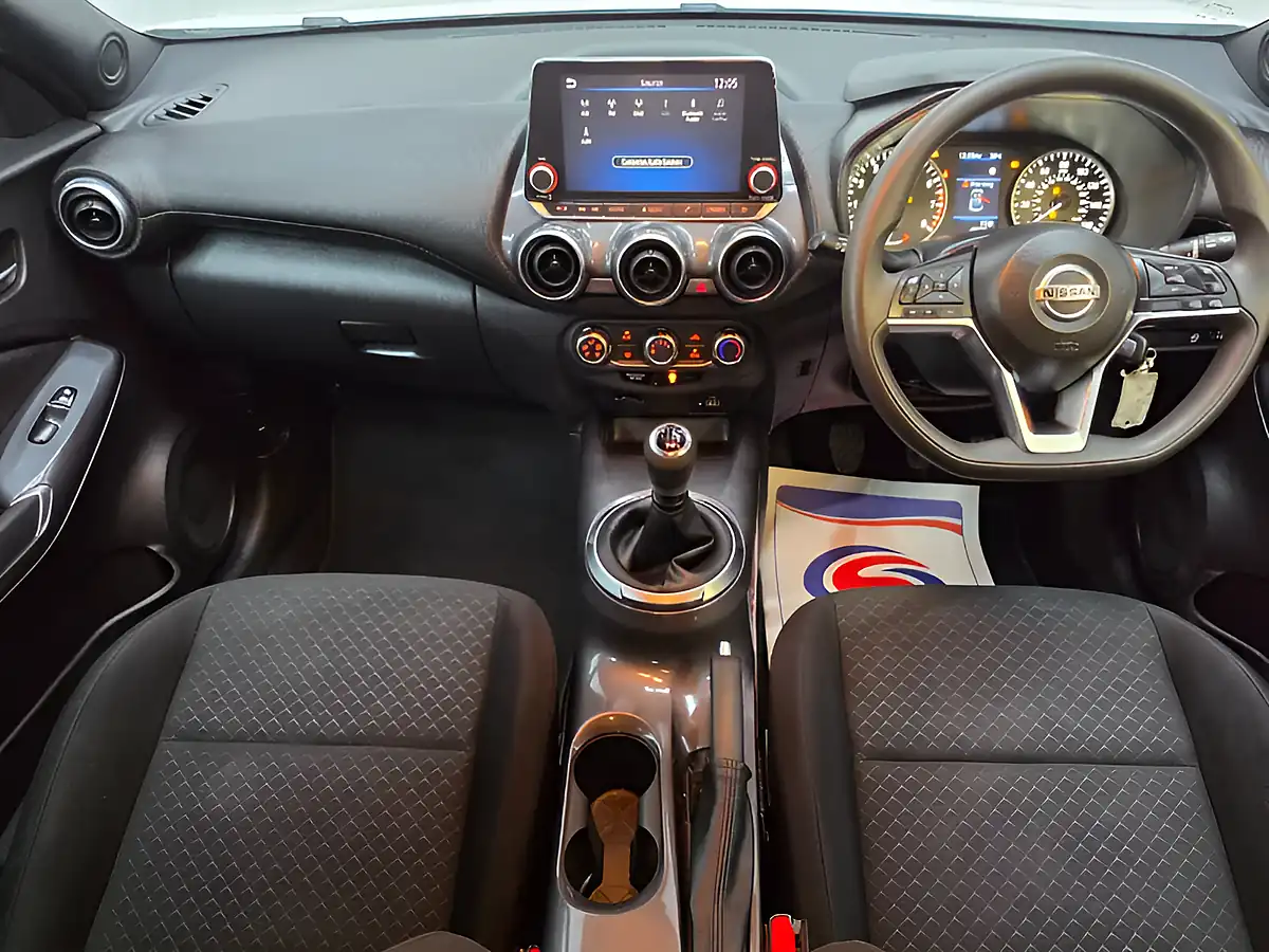 Used 2019 Nissan Juke Acenta White - Interior and Exterior details 11