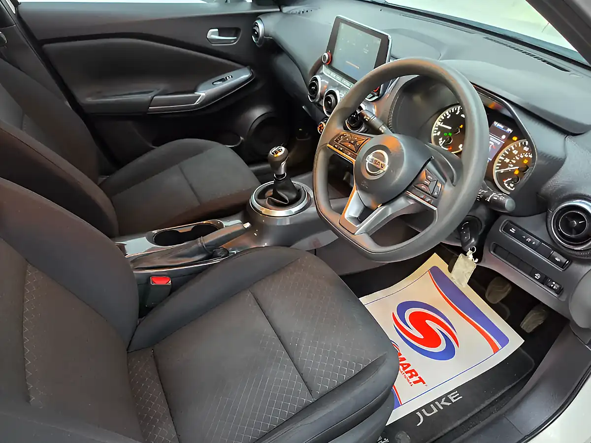 Used 2019 Nissan Juke Acenta White - Interior and Exterior details 13
