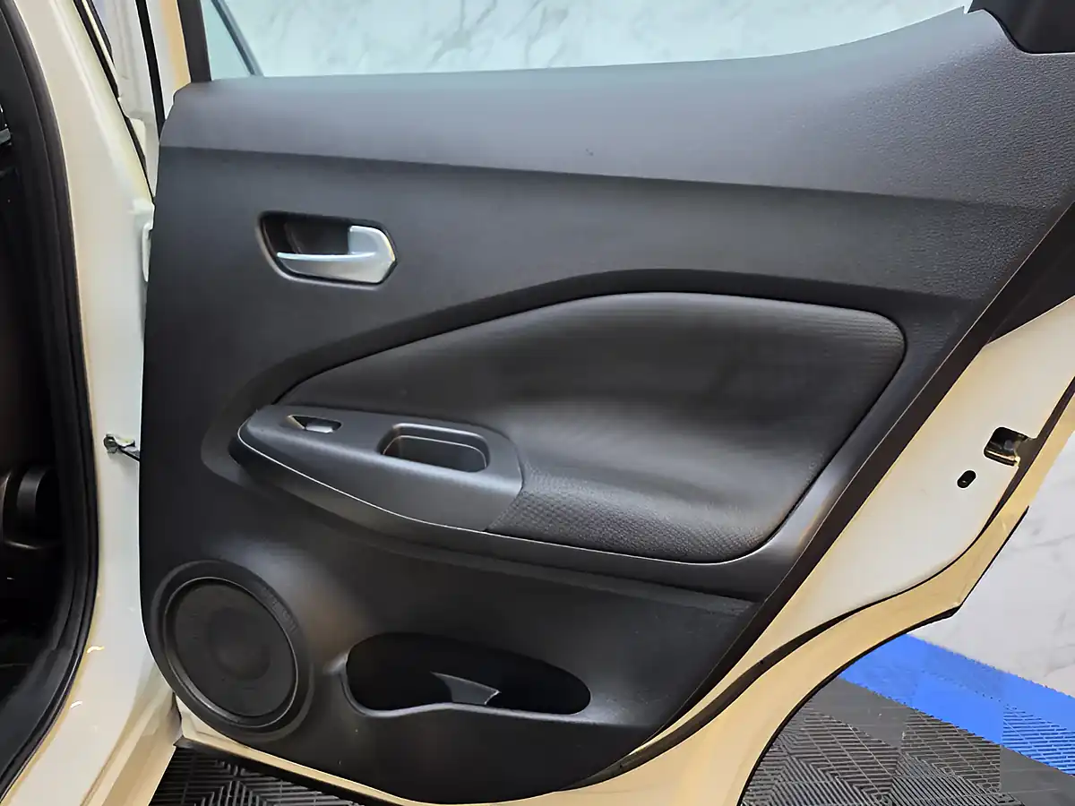 Used 2019 Nissan Juke Acenta White - Interior and Exterior details 18
