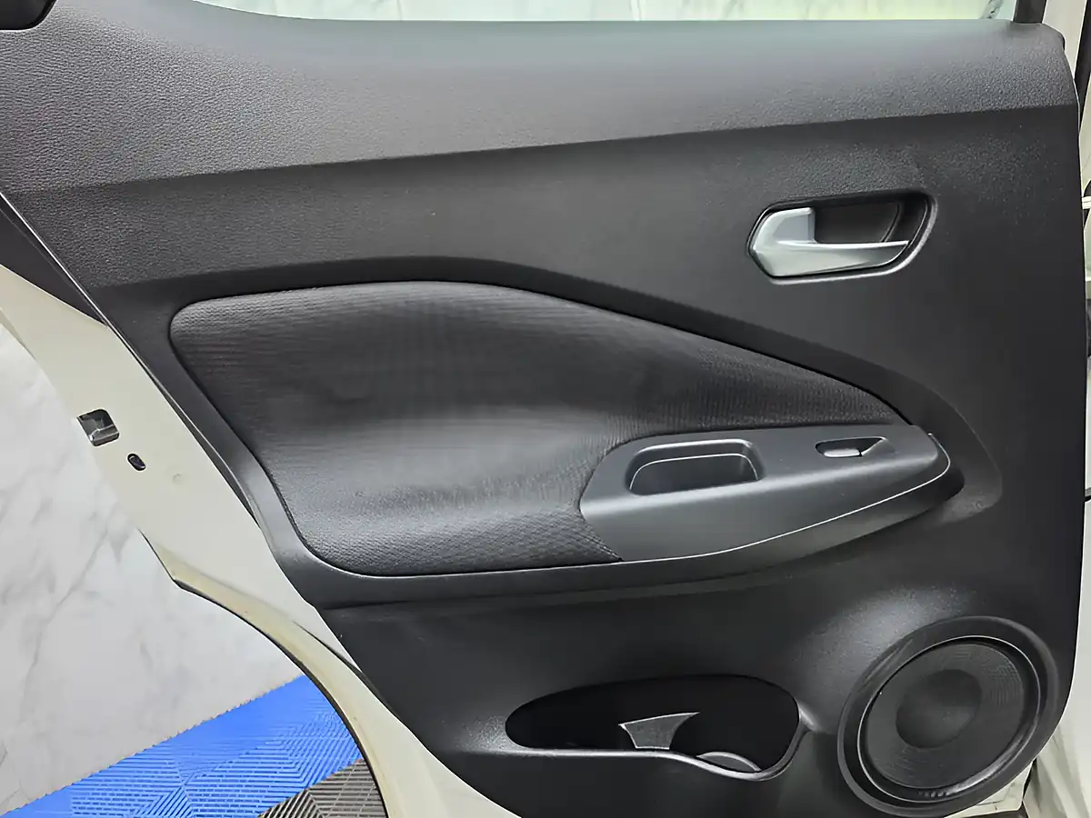 Used 2019 Nissan Juke Acenta White - Interior and Exterior details 19