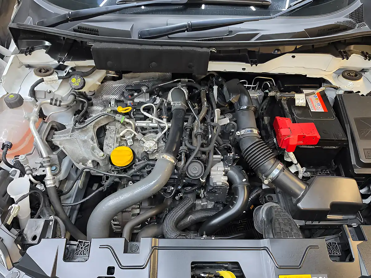 Used 2019 Nissan Juke Acenta White - Interior and Exterior details 20