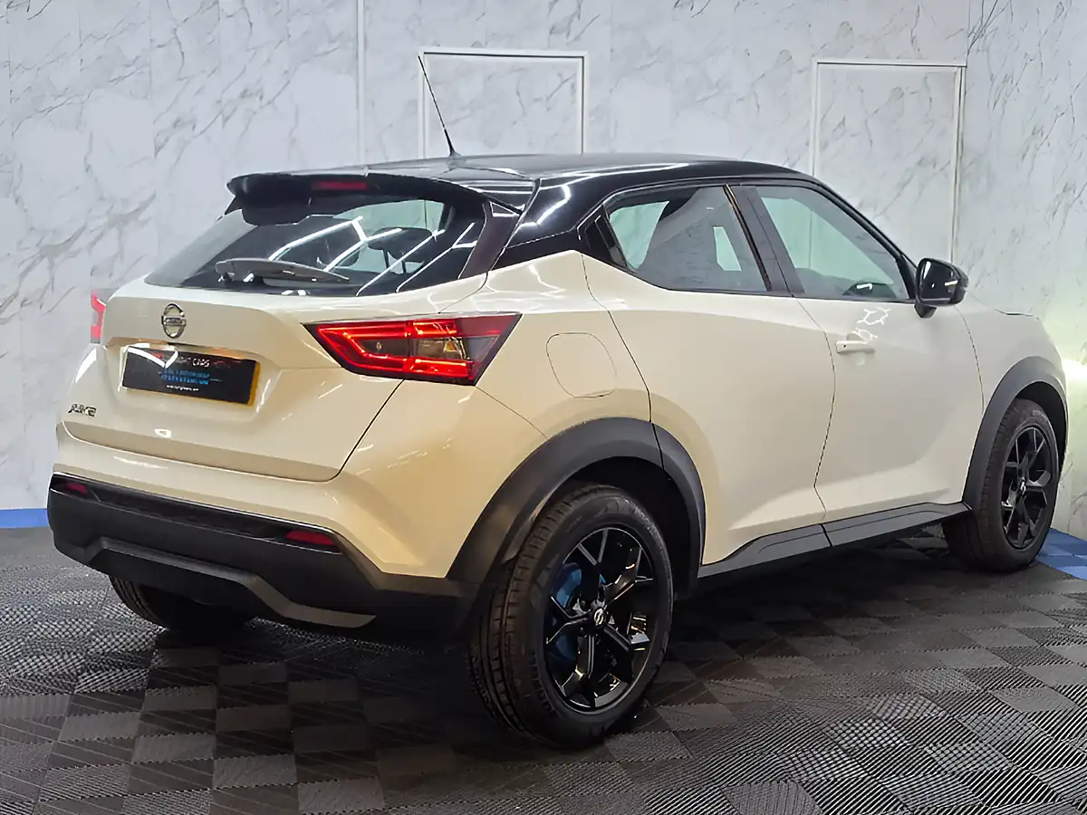 Used 2019 Nissan Juke Acenta White - Interior and Exterior details 9
