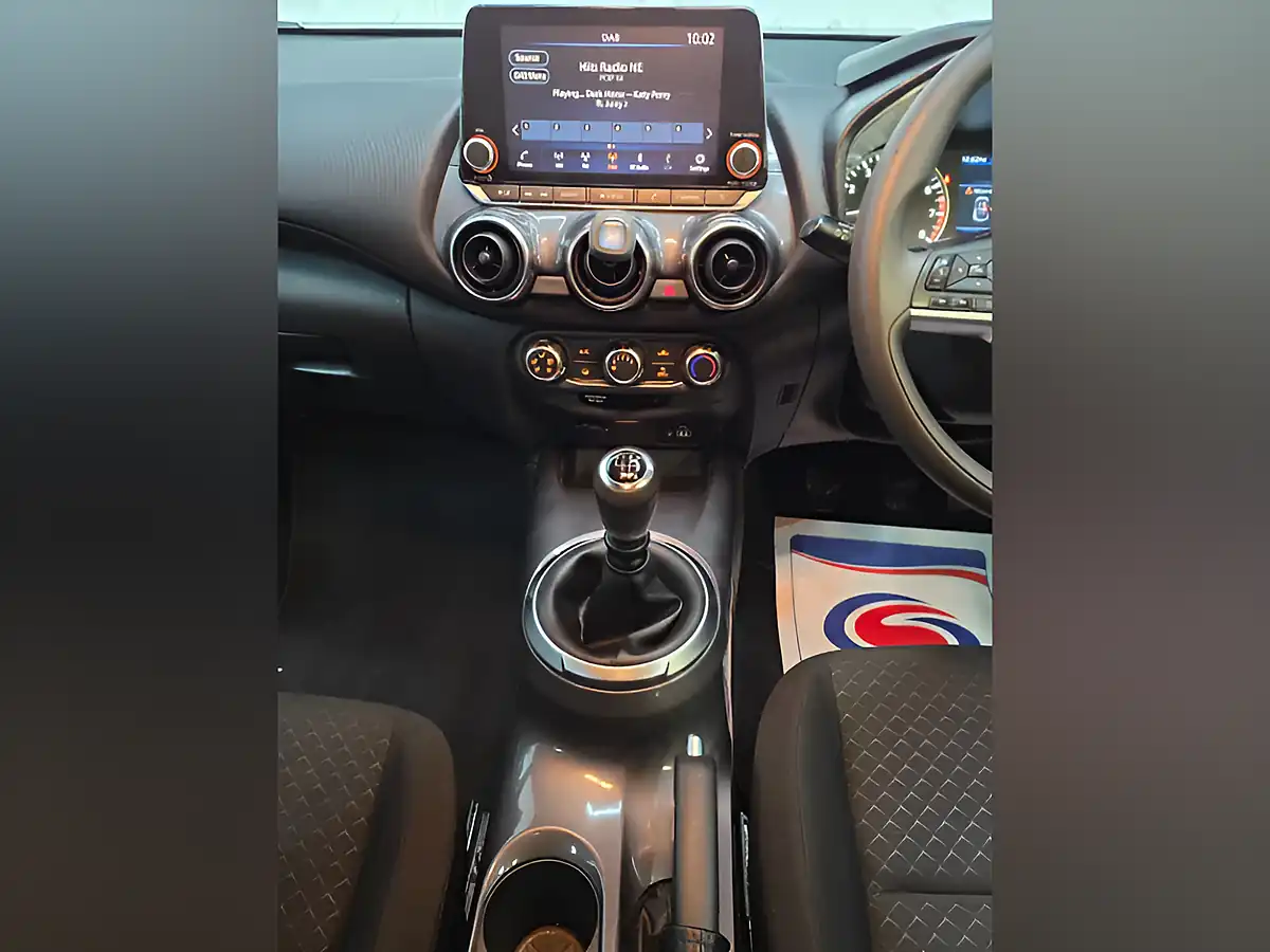 Used 2019 Nissan Juke Acenta White - Interior and Exterior details 12