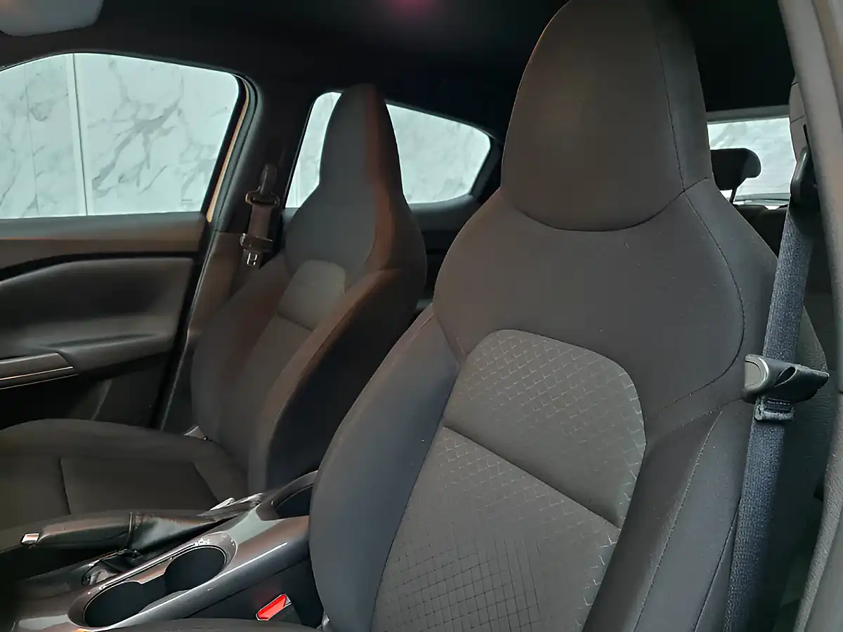Used 2019 Nissan Juke Acenta White - Interior and Exterior details 14