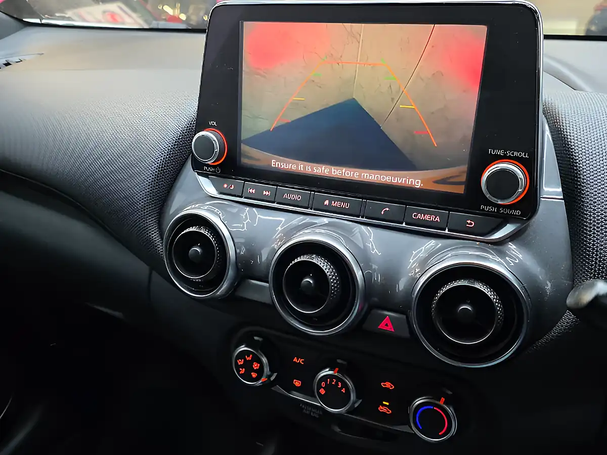 Used 2019 Nissan Juke Acenta White - Interior and Exterior details 16