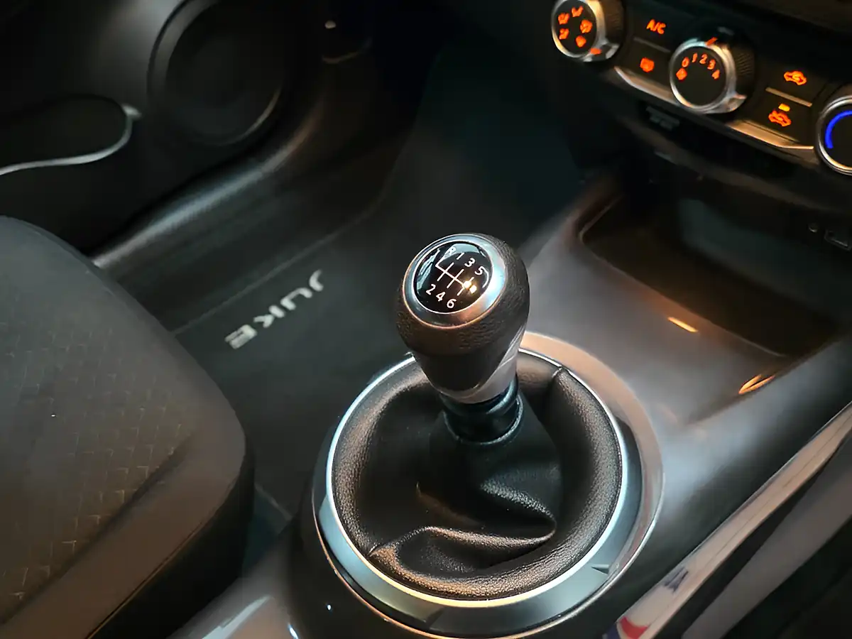 Used 2019 Nissan Juke Acenta White - Interior and Exterior details 18