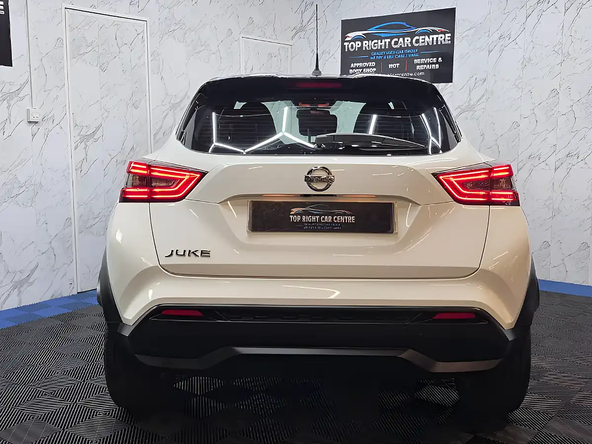 Used 2019 Nissan Juke Acenta White - Interior and Exterior details 5