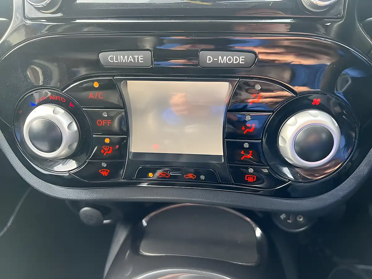 Used 2019 Nissan Juke Bose Personal Edition Black - Interior and Exterior details 18