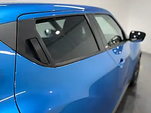 Used 2019 Nissan Juke Bose Personal Edition Blue - Interior and Exterior details 10