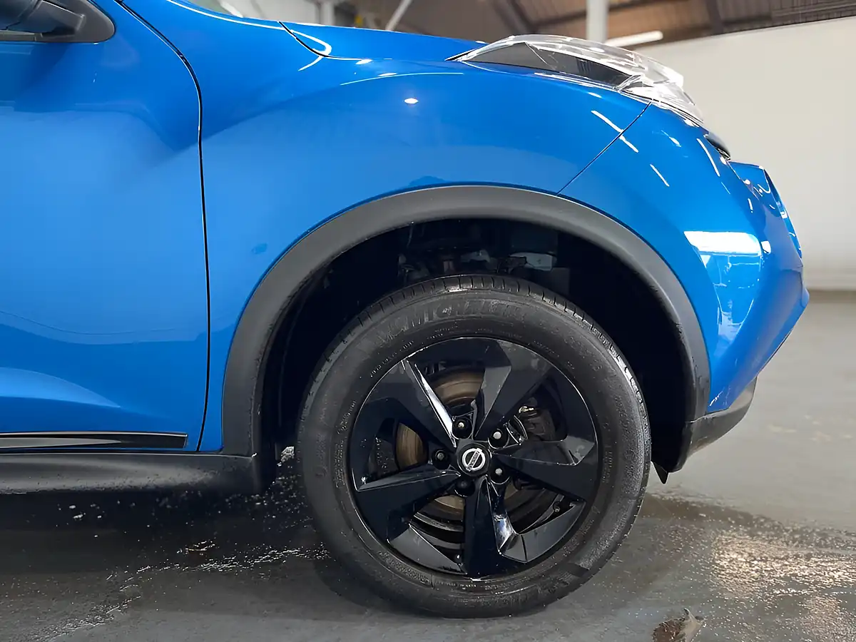 Used 2019 Nissan Juke Bose Personal Edition Blue - Interior and Exterior details 9