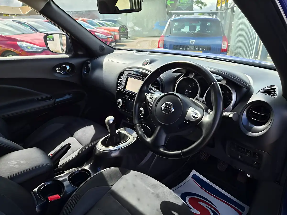 Used 2019 Nissan Juke Bose Personal Edition Blue - Interior and Exterior details 8