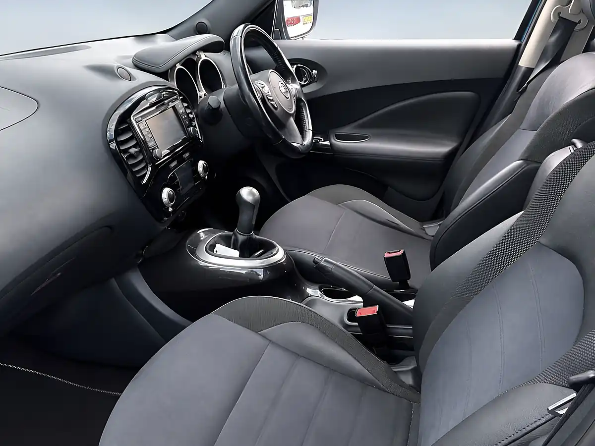 Used 2019 Nissan Juke Bose Personal Edition Blue - Interior and Exterior details 6