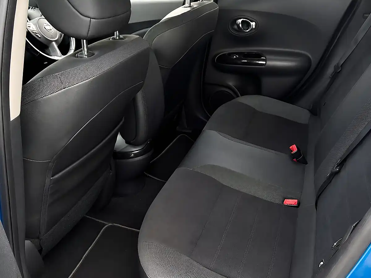 Used 2019 Nissan Juke Bose Personal Edition Blue - Interior and Exterior details 7
