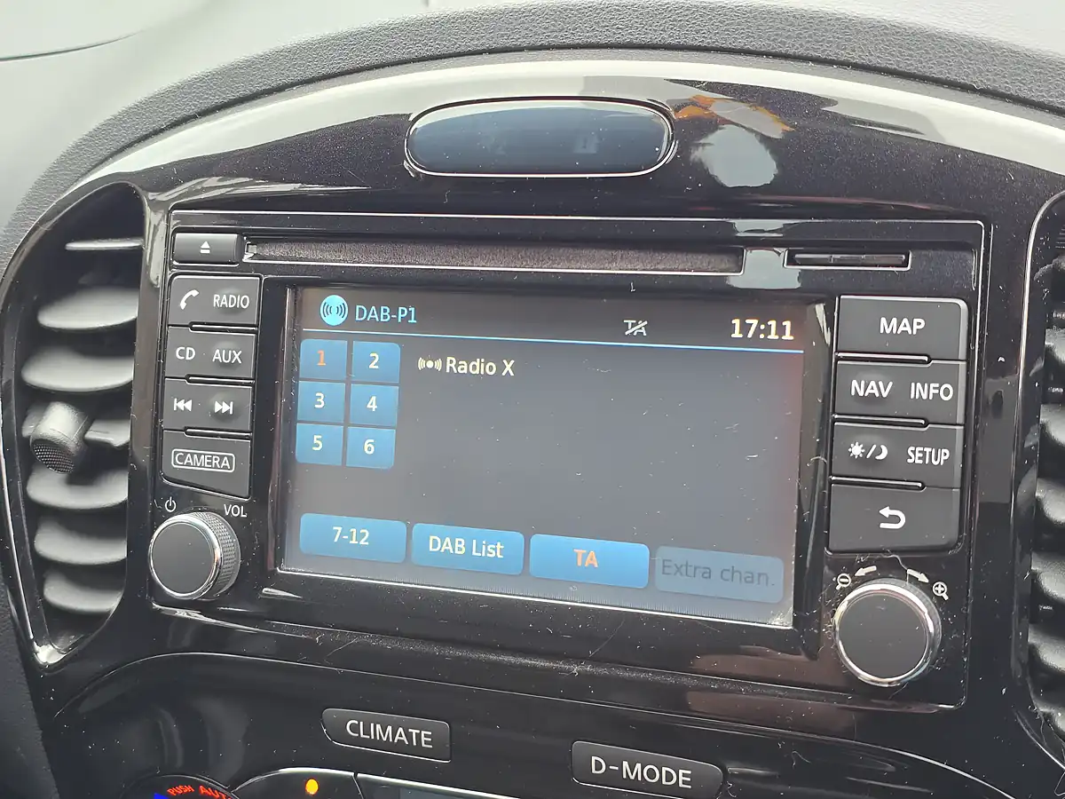 Used 2019 Nissan Juke Bose Personal Edition Blue - Interior and Exterior details 11