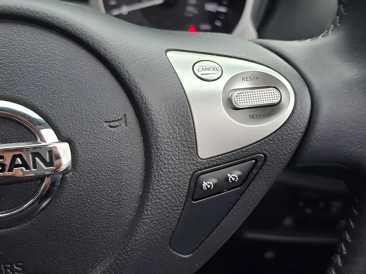 Used 2019 Nissan Juke Bose Personal Edition Blue - Interior and Exterior details 18