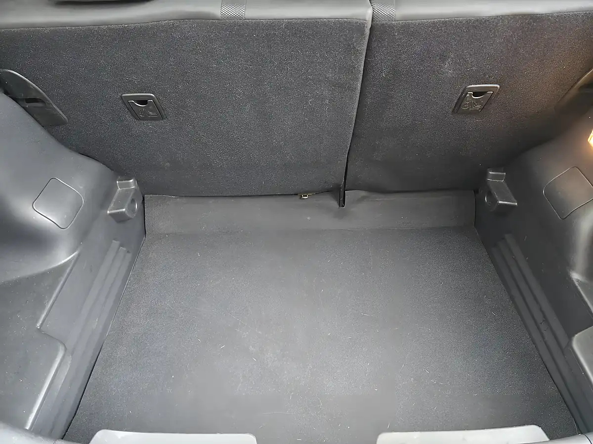 Used 2019 Nissan Juke Bose Personal Edition Blue - Interior and Exterior details 20