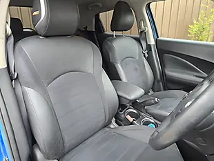 Used 2019 Nissan Juke Bose Personal Edition Blue - Interior and Exterior details 6