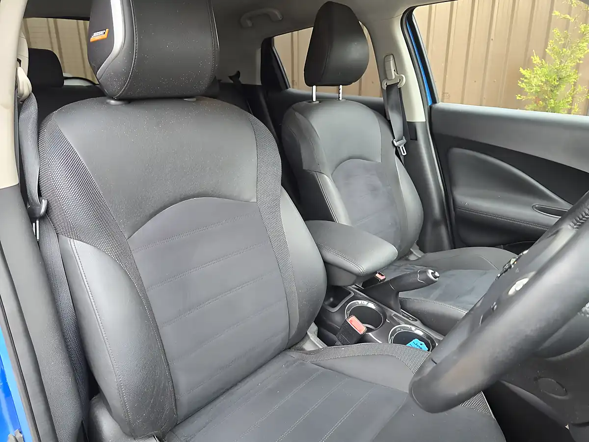 Used 2019 Nissan Juke Bose Personal Edition Blue - Interior and Exterior details 6