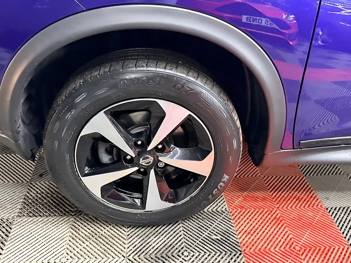 Used 2019 Nissan Juke Bose Personal Edition Blue - Interior and Exterior details 10
