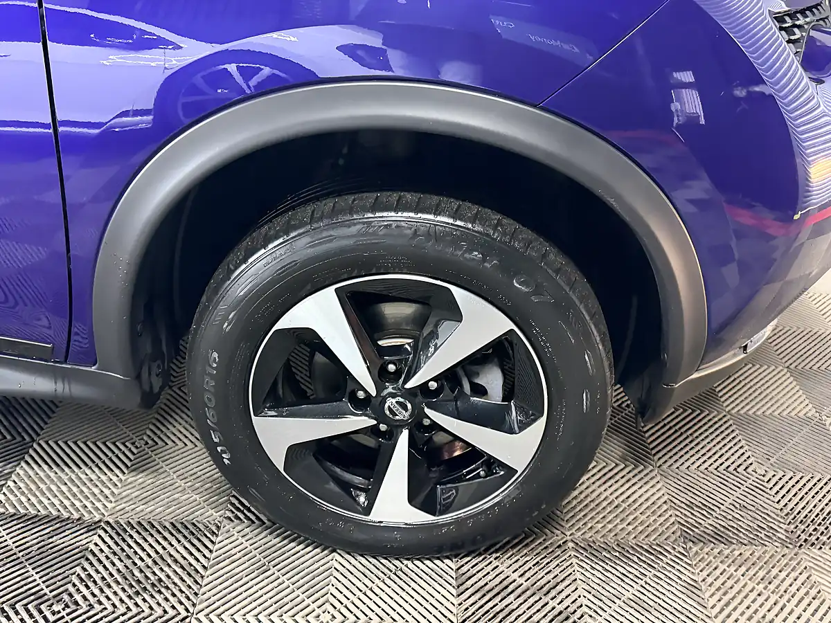 Used 2019 Nissan Juke Bose Personal Edition Blue - Interior and Exterior details 11