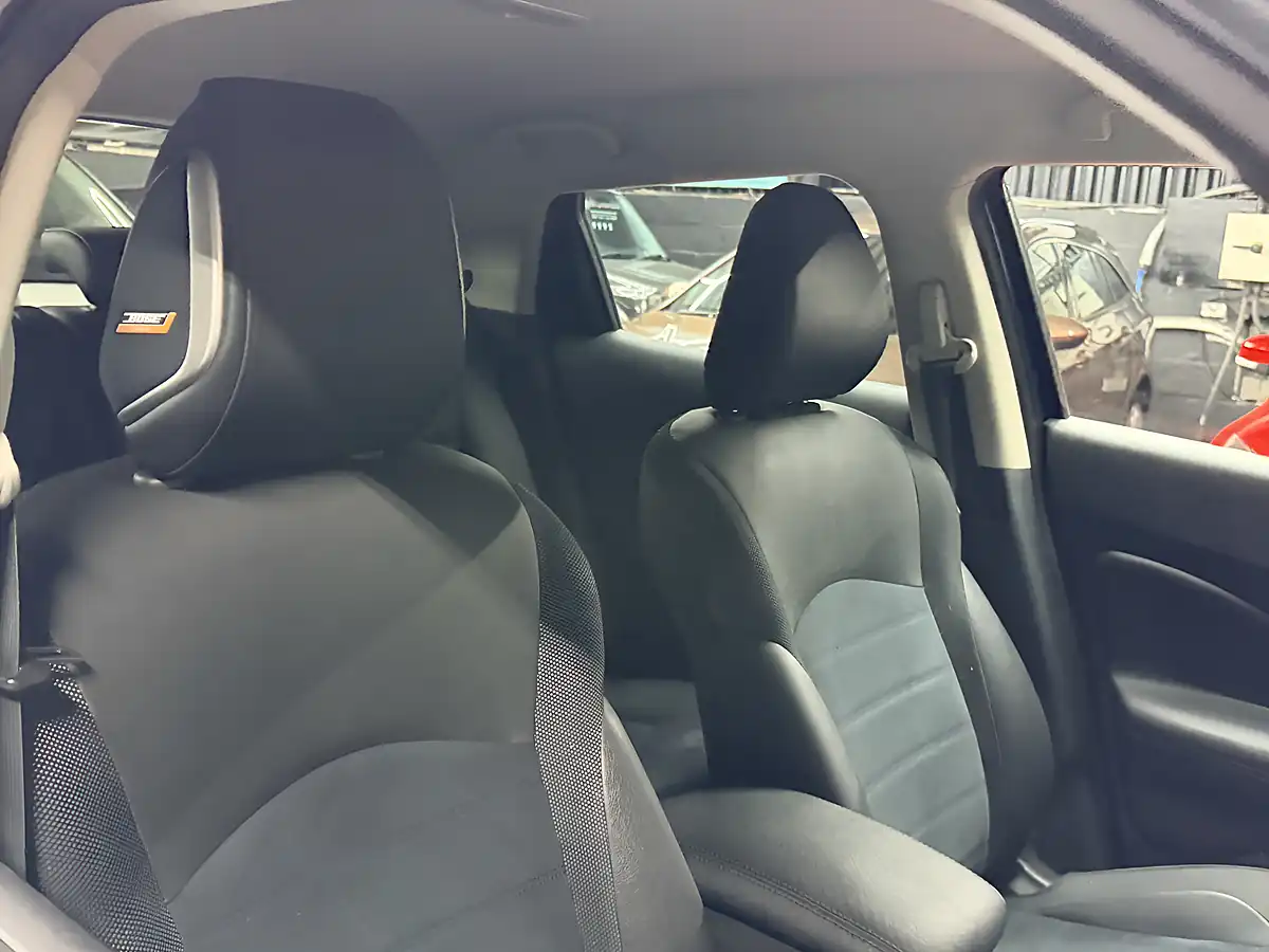 Used 2019 Nissan Juke Bose Personal Edition Blue - Interior and Exterior details 16