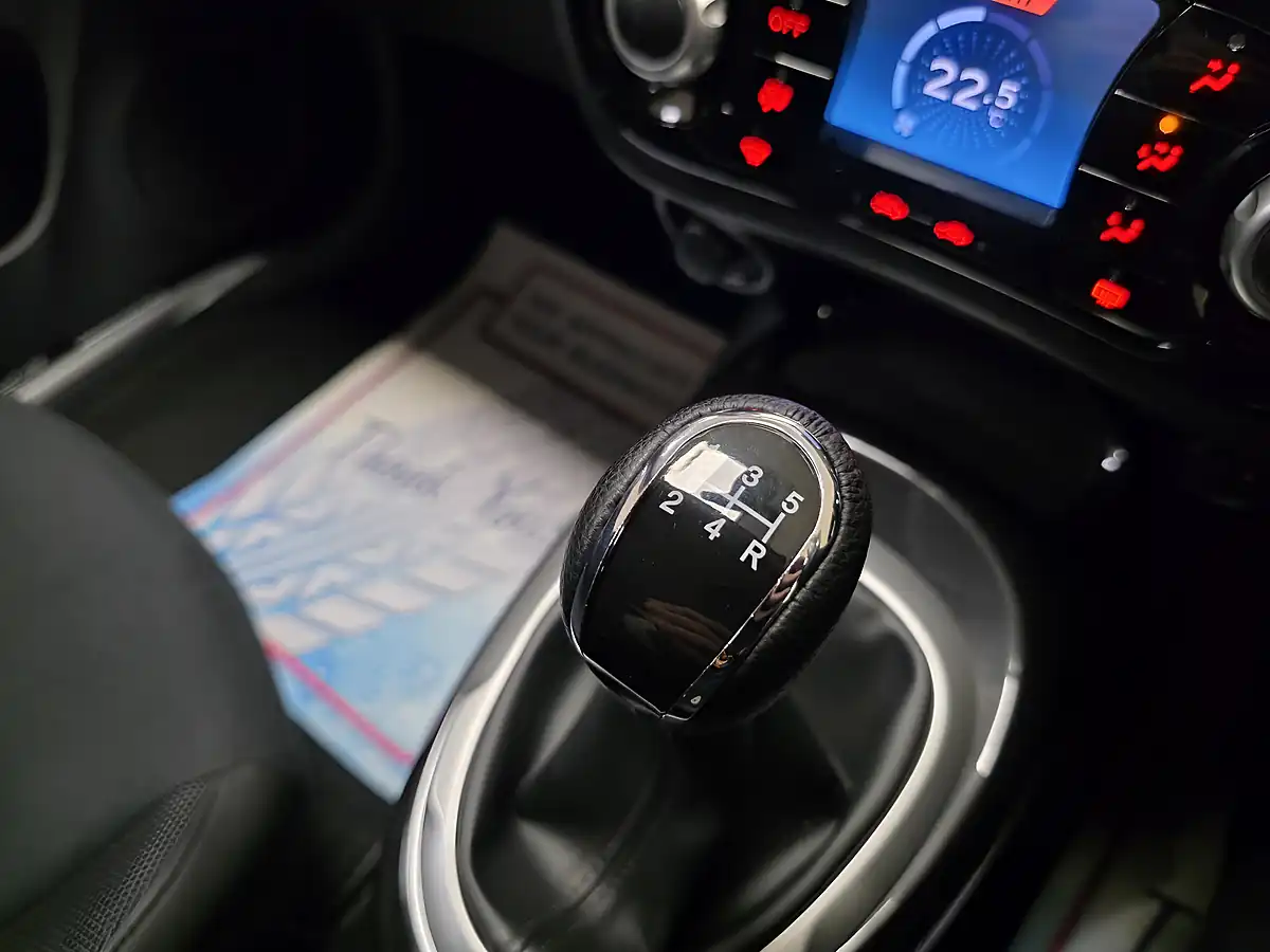 Used 2019 Nissan Juke Bose Personal Edition Grey - Interior and Exterior details 10