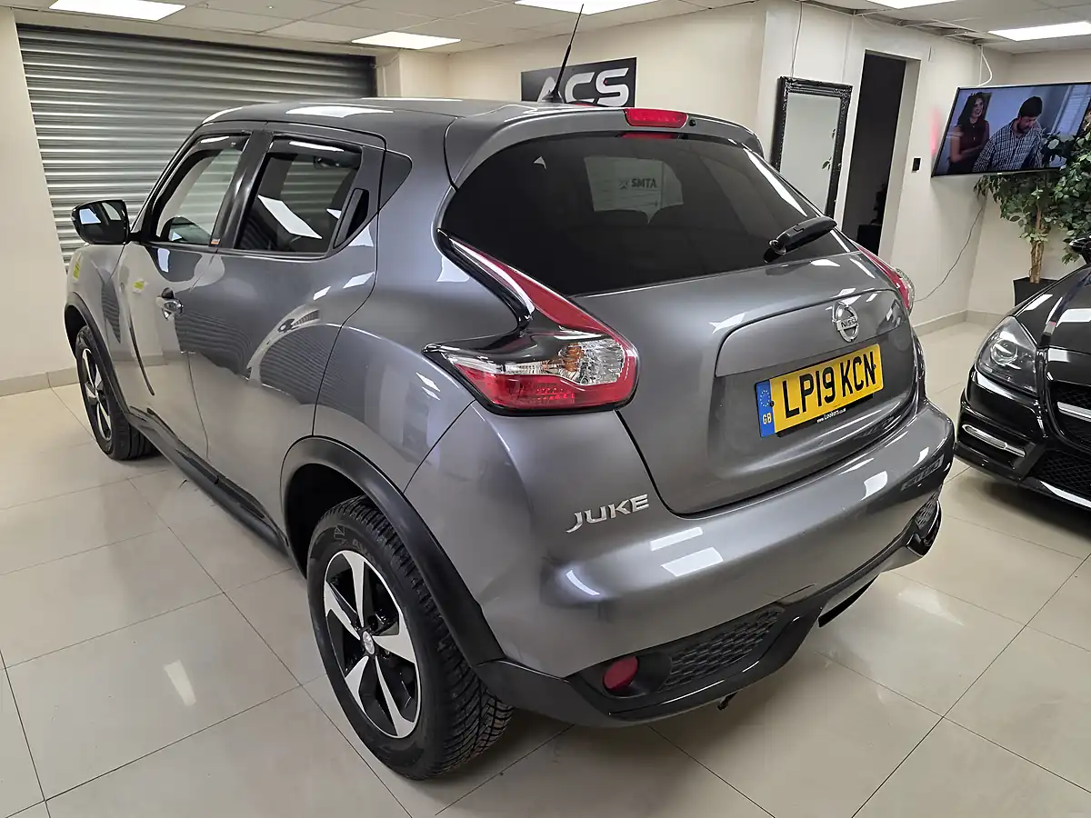 Used 2019 Nissan Juke Bose Personal Edition Grey - Interior and Exterior details 3